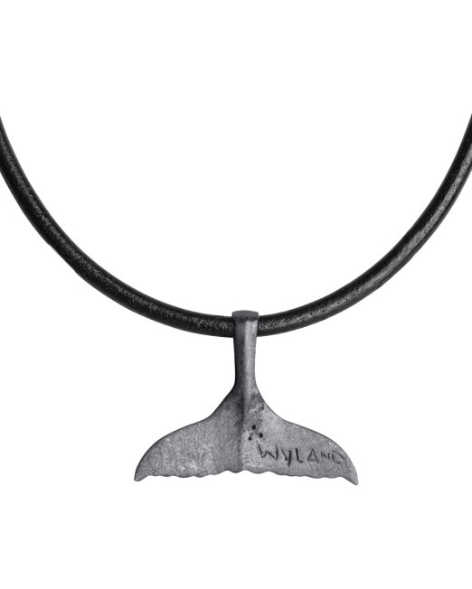 Oxidized retro large whale tail 3mm leather_font