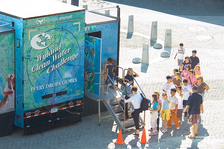 STEM-based eutrophication exhibit