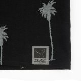 Wyland’s Aloha-style Palm Tree Shirt